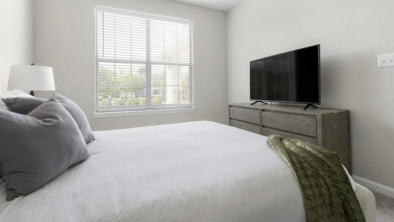 Landing - Modern With Amazing Amenities * Charlotte