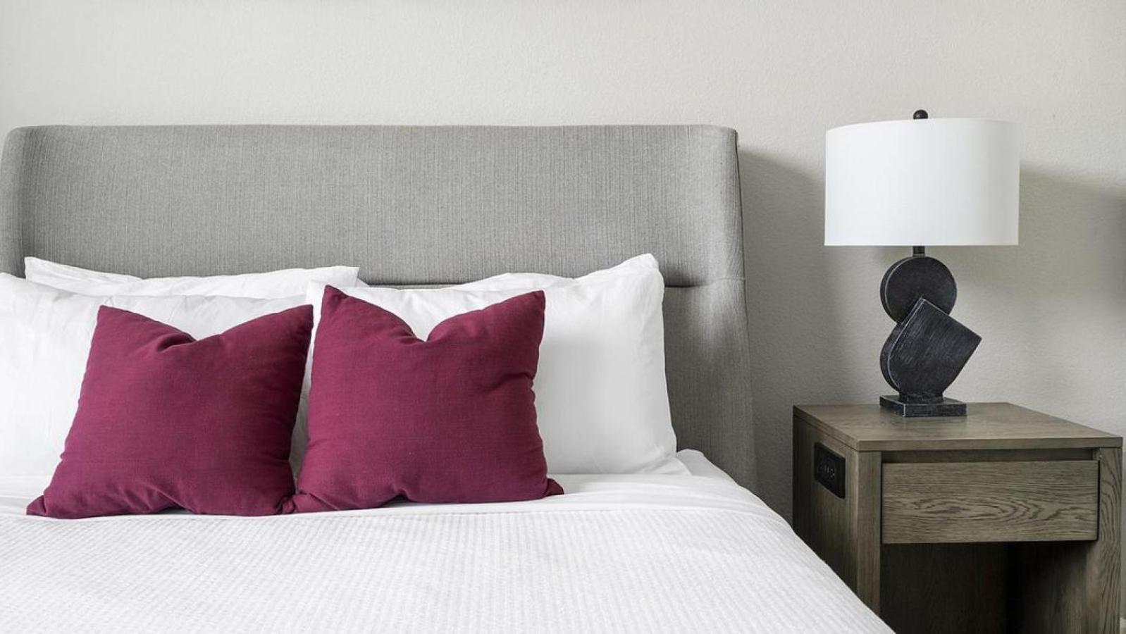 Apartment Landing - Modern With Amazing Amenities *