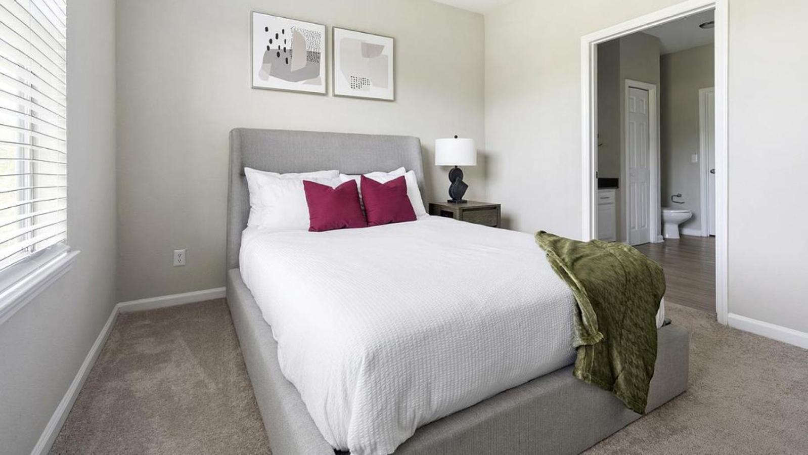 Landing - Modern With Amazing Amenities Apartment Charlotte