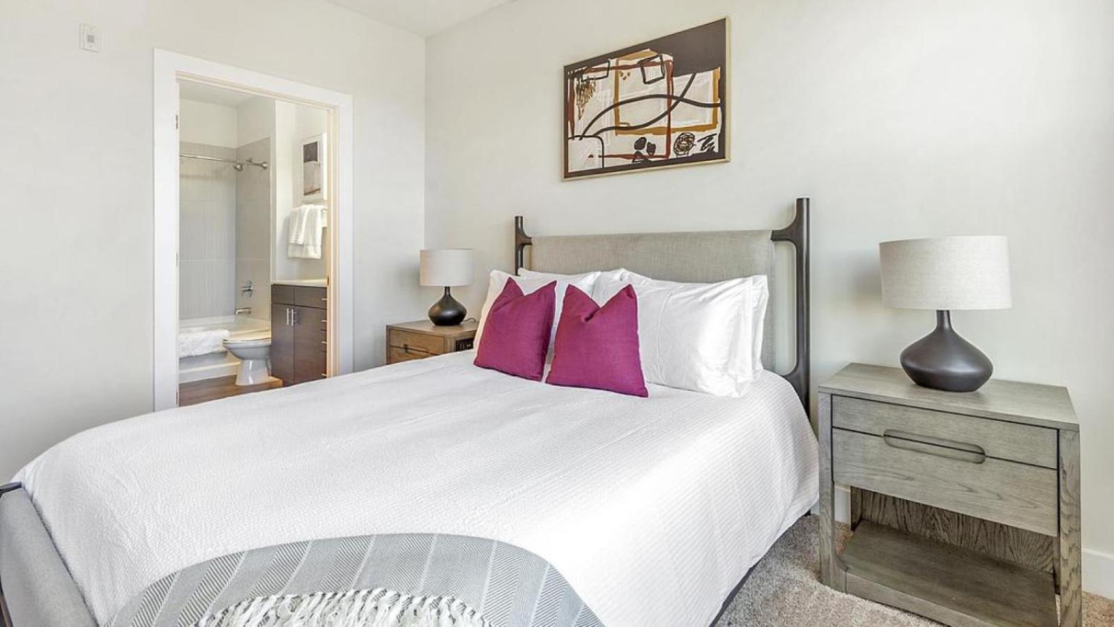 Landing Modern With Amazing Amenities *