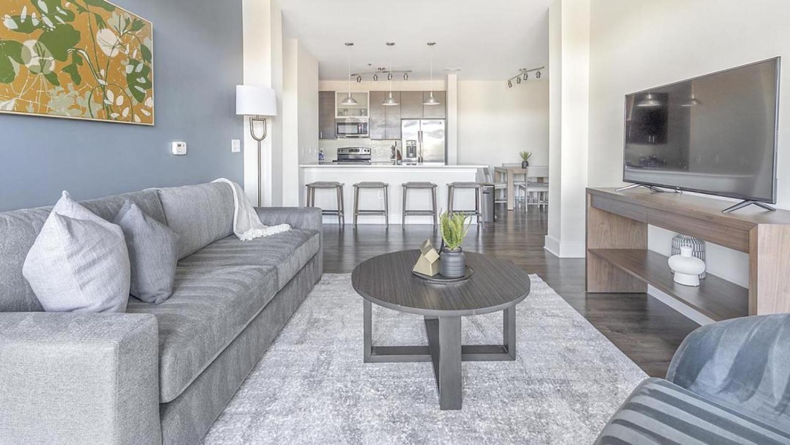 Apartment Landing Modern With Amazing Amenities *