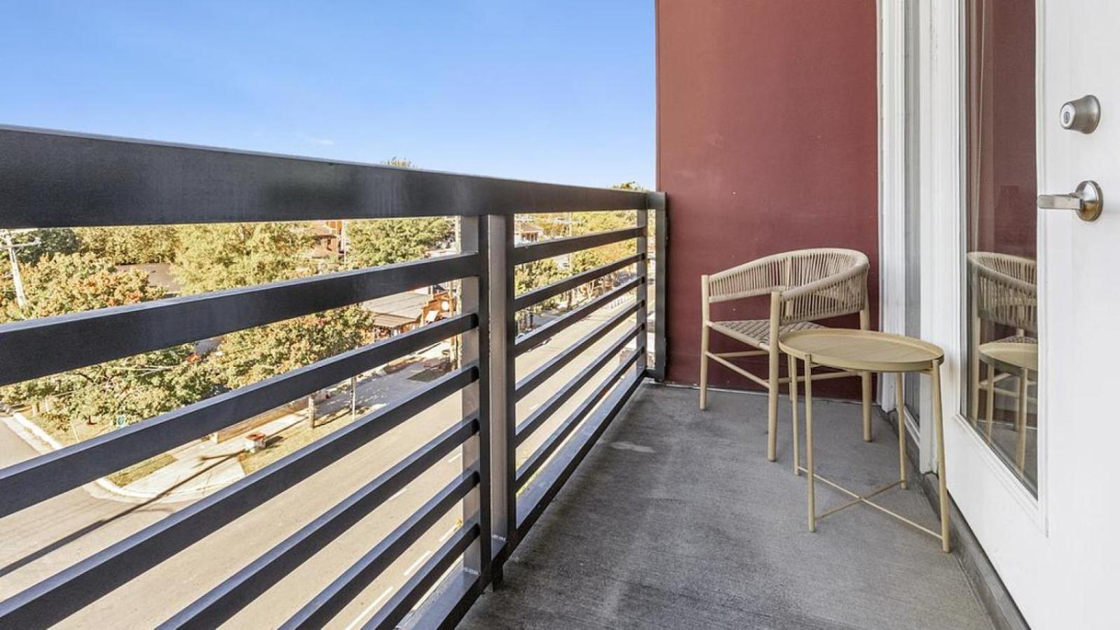 Apartment Landing Modern With Amazing Amenities Charlotte