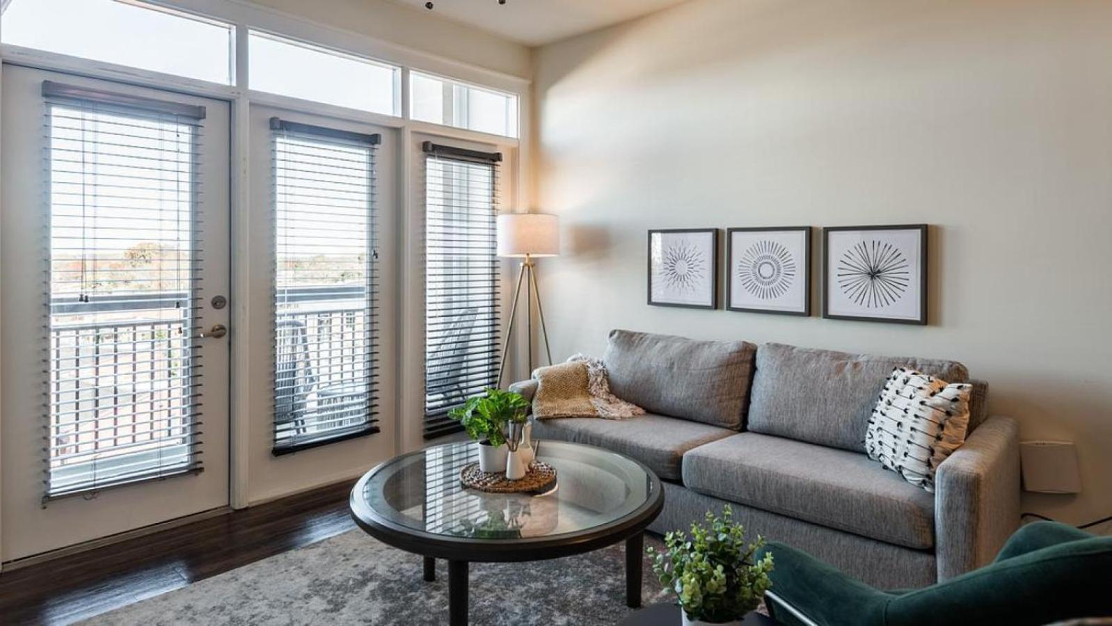 Landing Modern With Amazing Amenities Charlotte