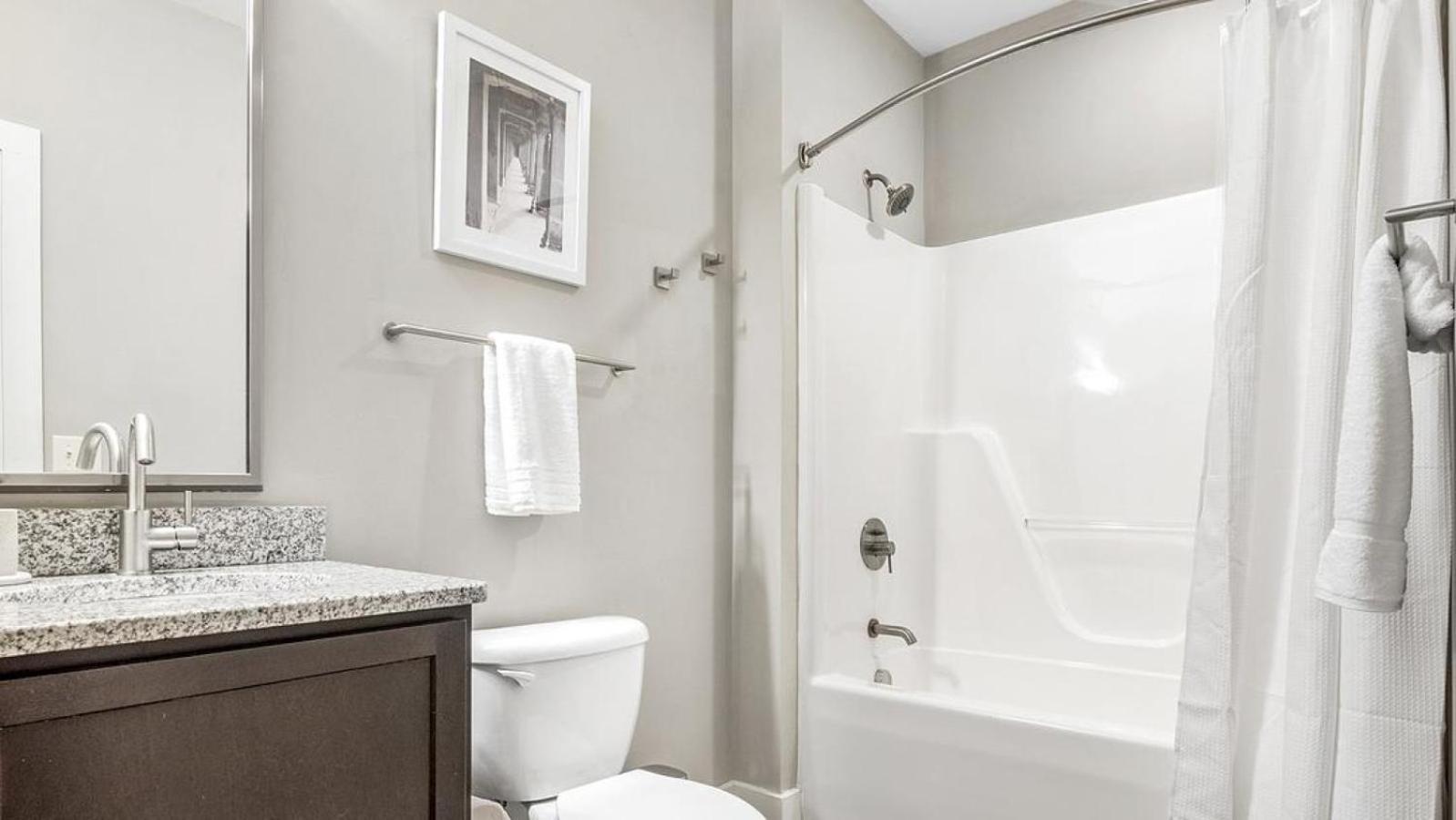 Landing Modern With Amazing Amenities * Charlotte