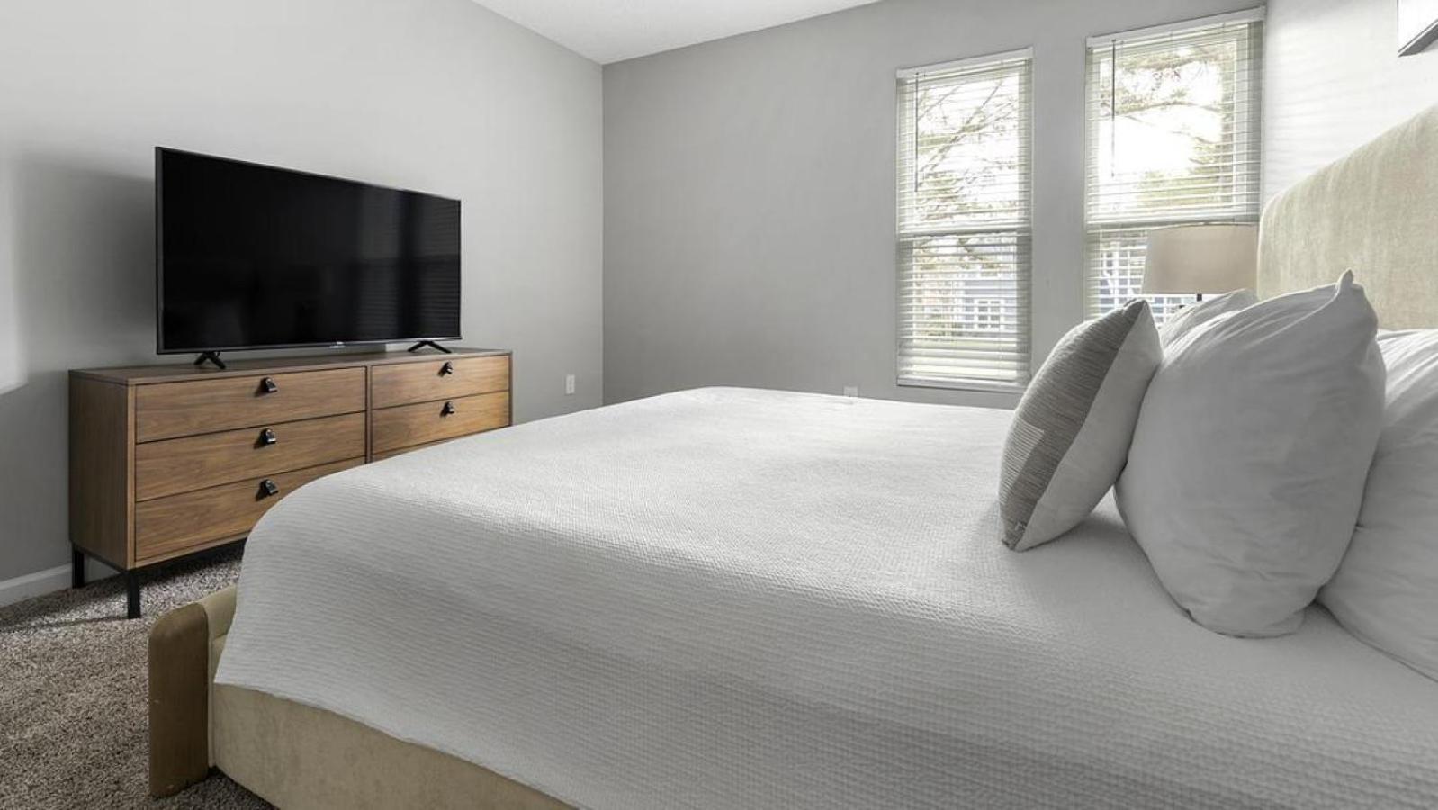 Landing Modern With Amazing Amenities * Charlotte