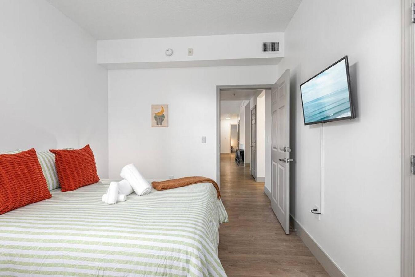Apartment The Tar Heel - Stylish 4br With Views - Free Parking - Gym - Pet-friendly *
