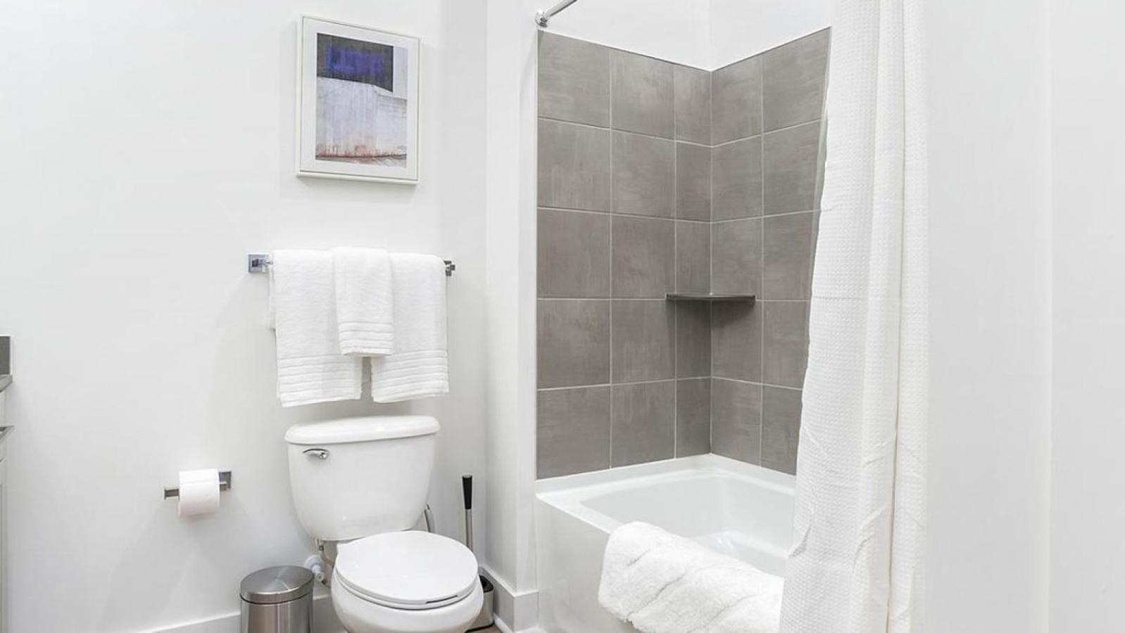 Landing Modern With Amazing Amenities * Charlotte