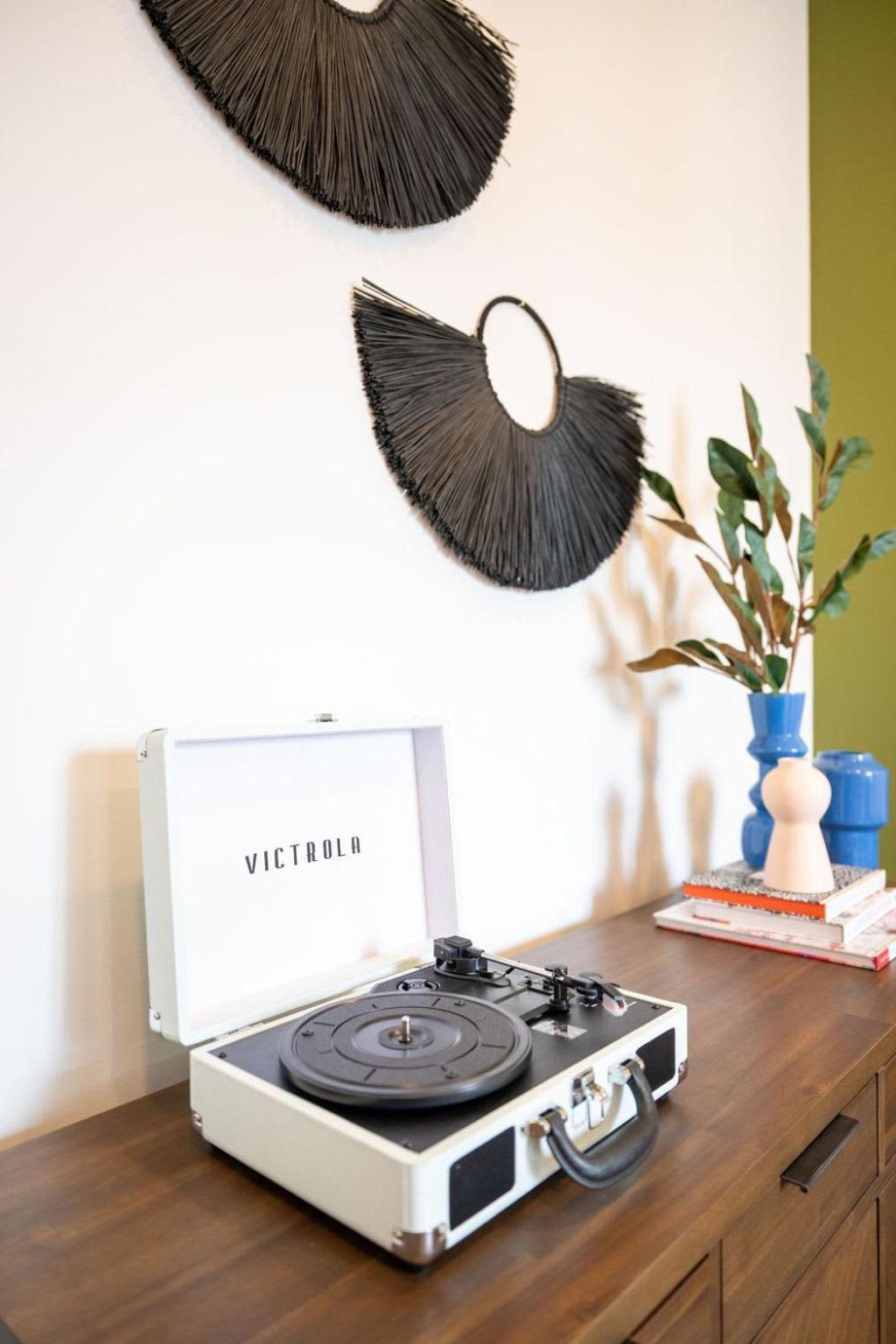 Experience Modern Comfort At Savoy In Apartment Charlotte