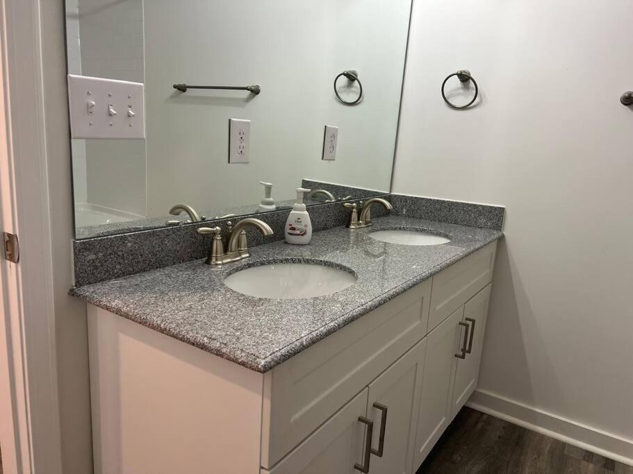 Holiday home Vacation In Clt King And 3q *