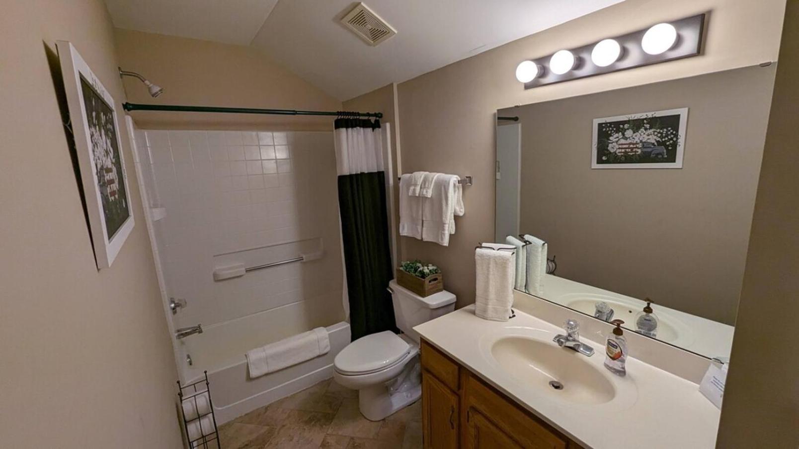 Holiday home Away From Charlotte