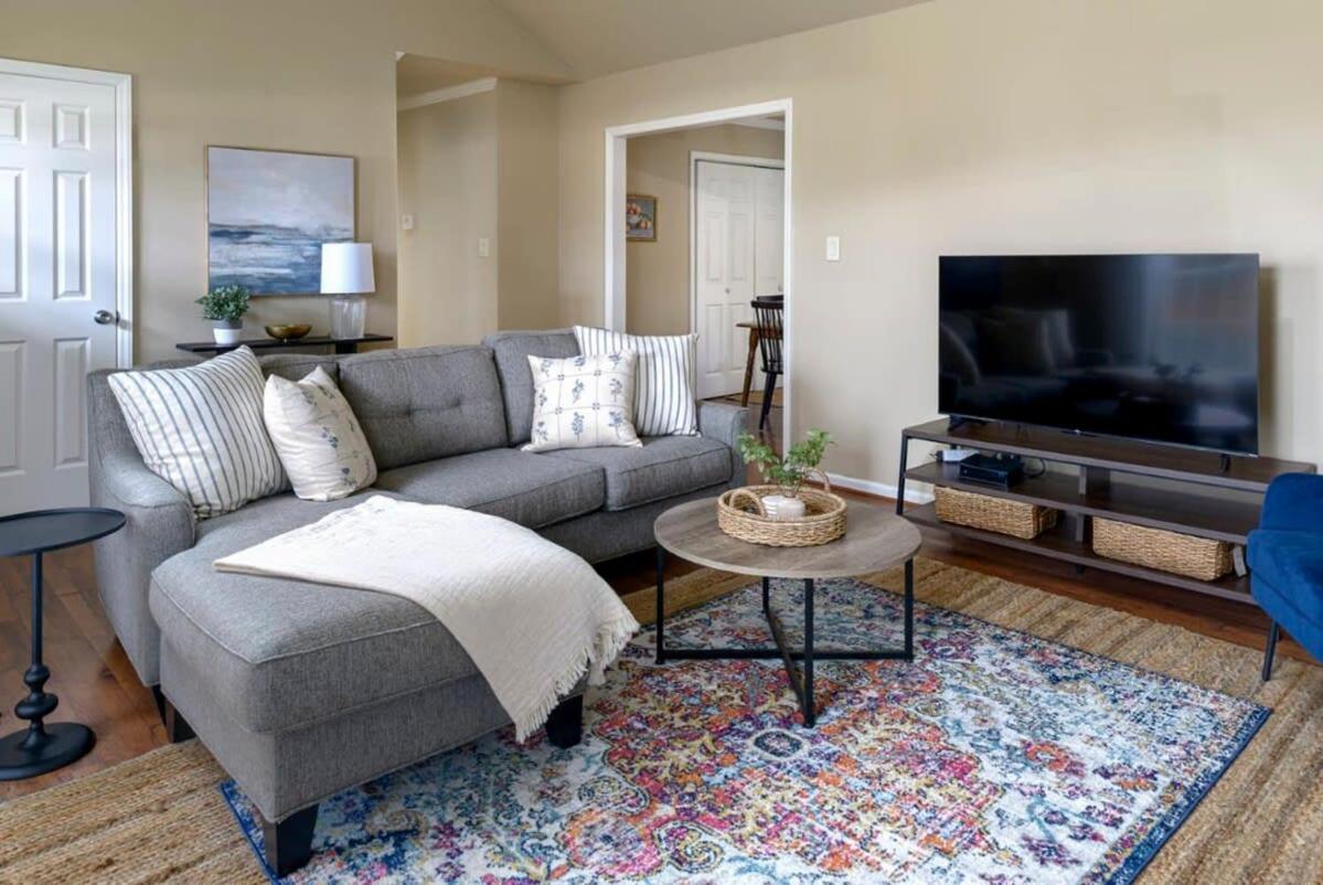 Serene Getaway With Patio In Pineville *