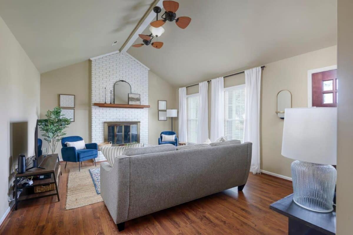 Serene Getaway With Patio In Pineville Holiday home *