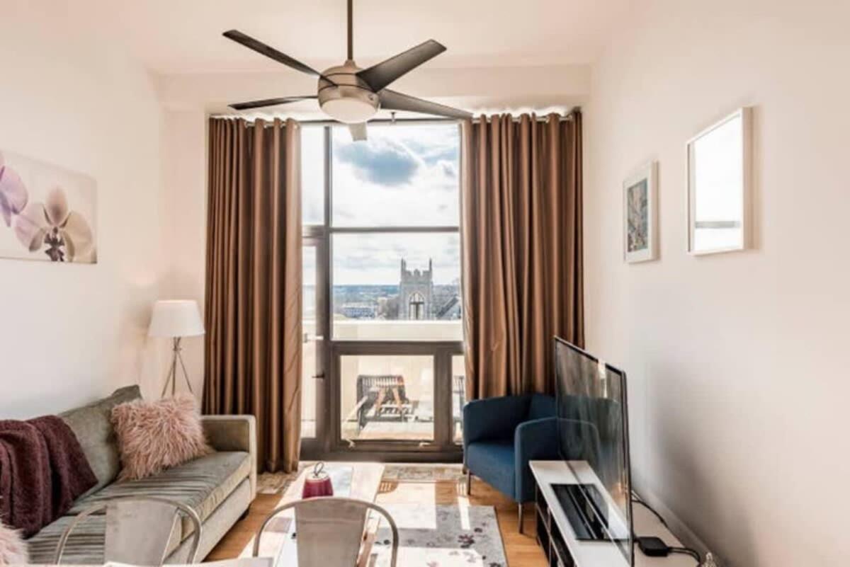 Apartment Skyline Vista Penthouse In The Queen Charlotte