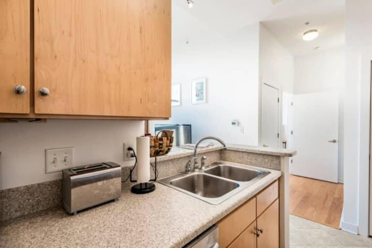 Apartment Skyline Vista Penthouse In The Queen Charlotte