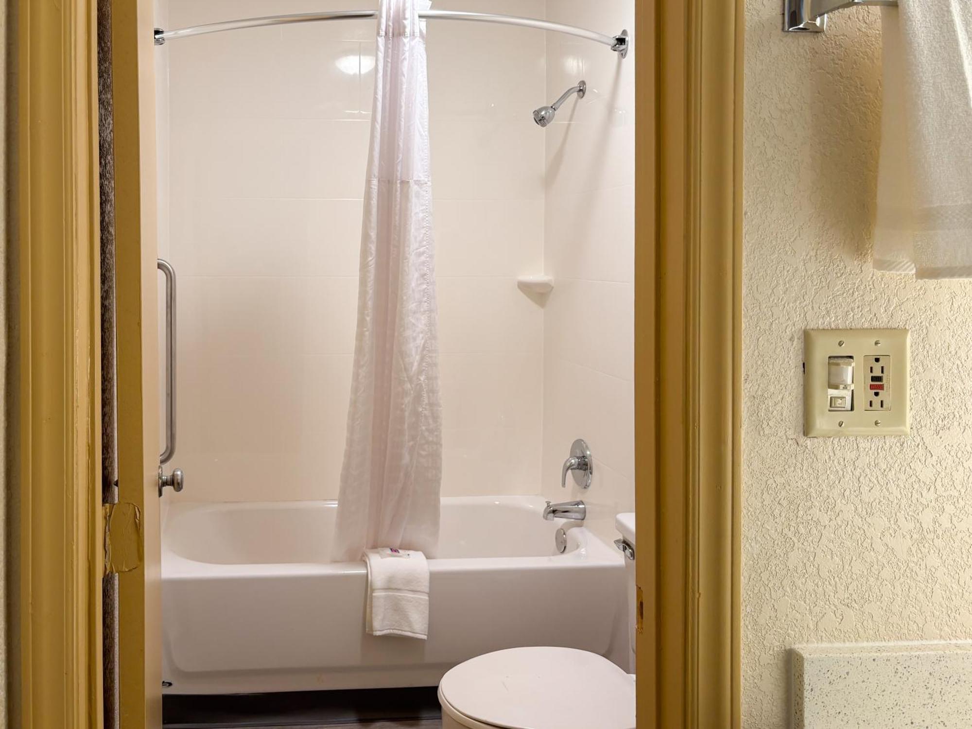 Hotel 6 Charlotte, Nc Northlake