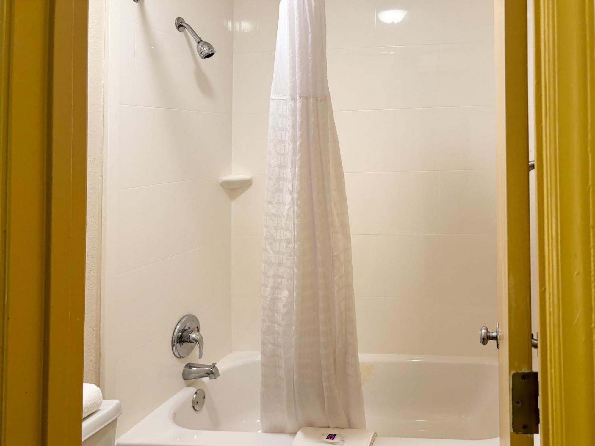 6 Charlotte, Nc Northlake 4*