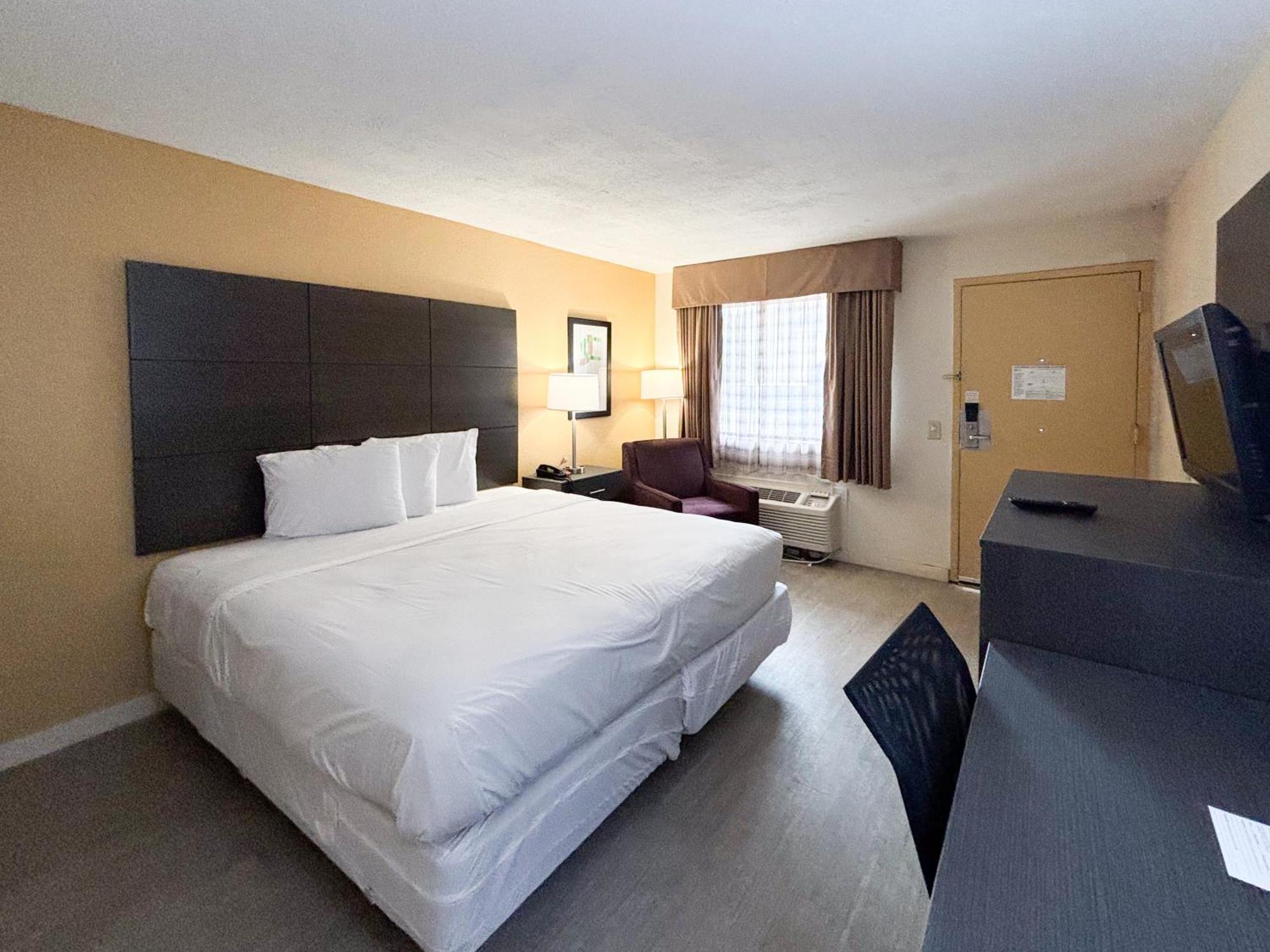 6 Charlotte, Nc Northlake Hotel Charlotte