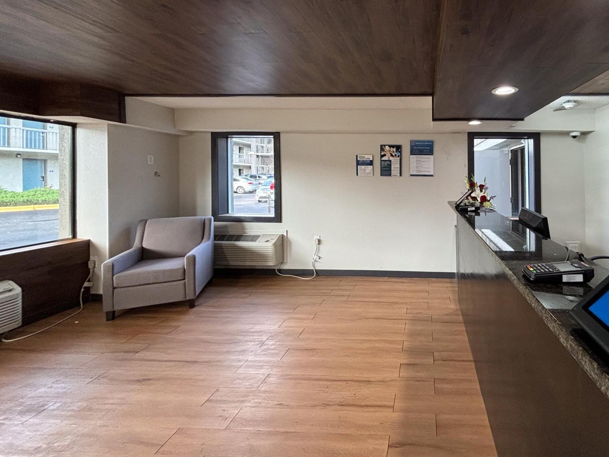 6 Charlotte, Nc Northlake 4* Charlotte