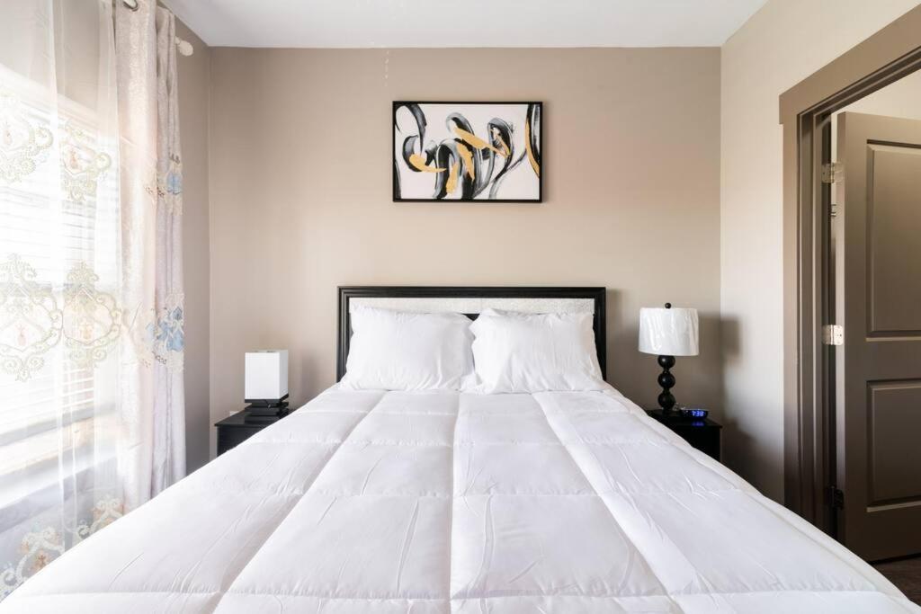 Charming Uptown With, Pool, Bar, Shops Apartment Charlotte