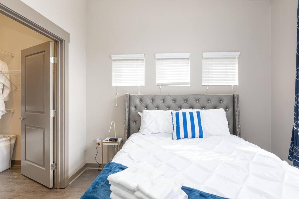 Uptown Elegance Gym, Pool, Wine Charlotte