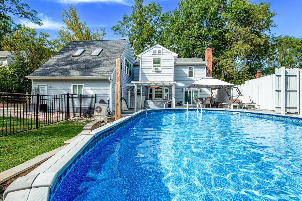 3br Escape Pool Hot Tub Theater Holiday home *