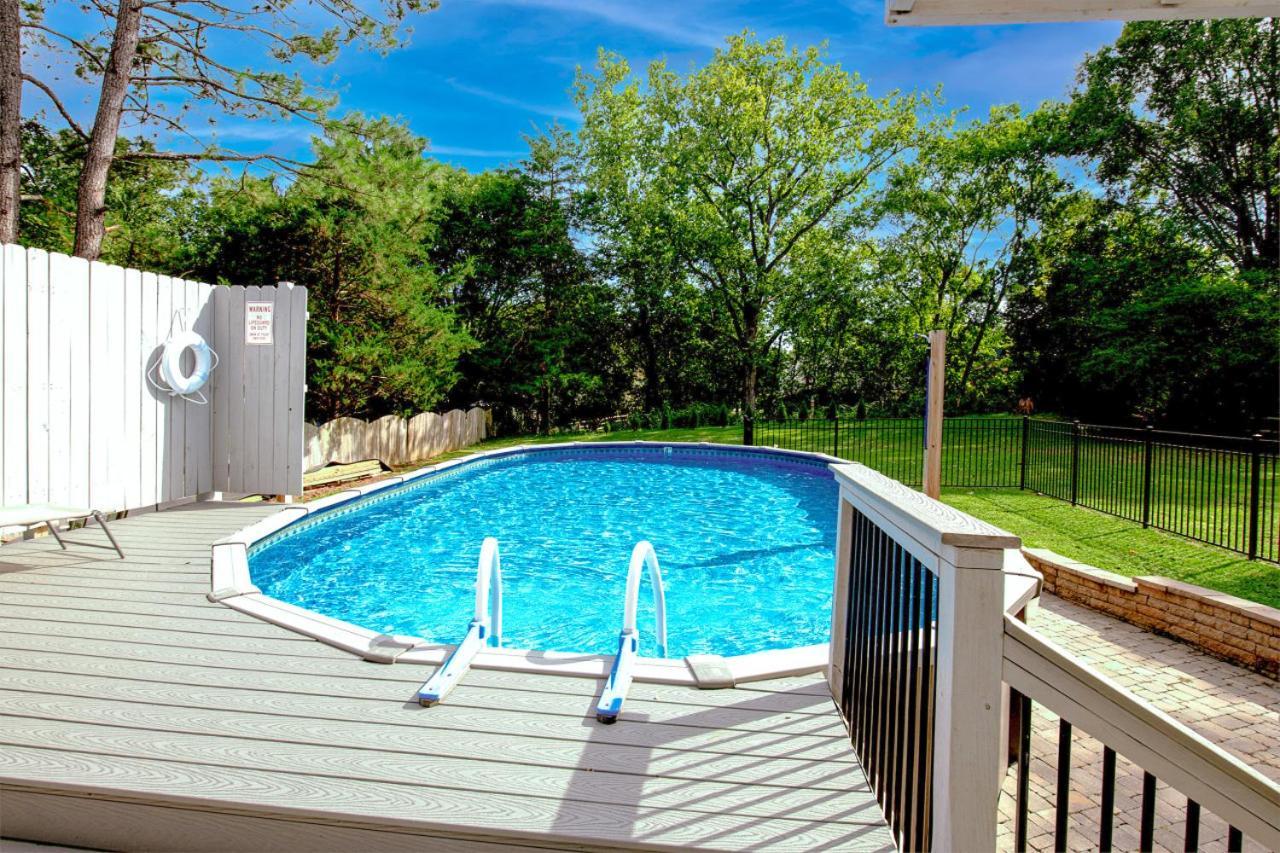 3br Escape Pool Hot Tub Theater Holiday home Charlotte