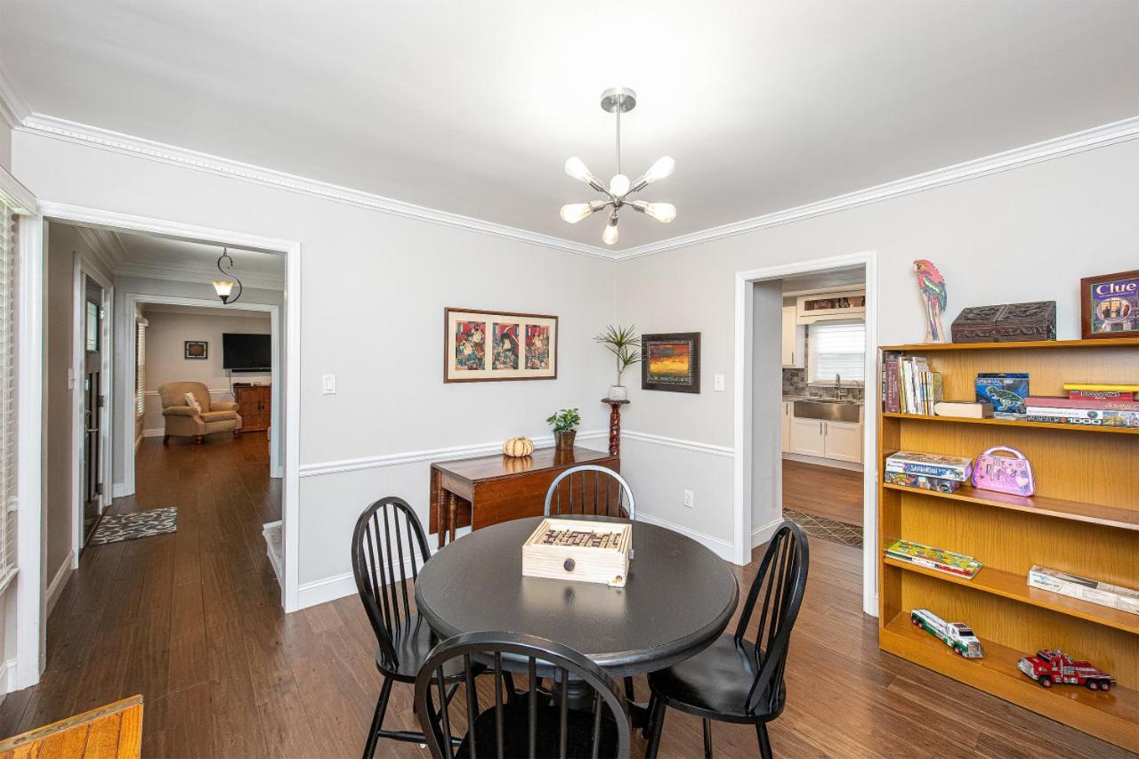 3br Escape Pool Hot Tub Theater Holiday home *