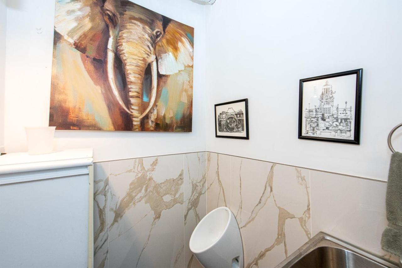 3br Escape Pool Hot Tub Theater Holiday home