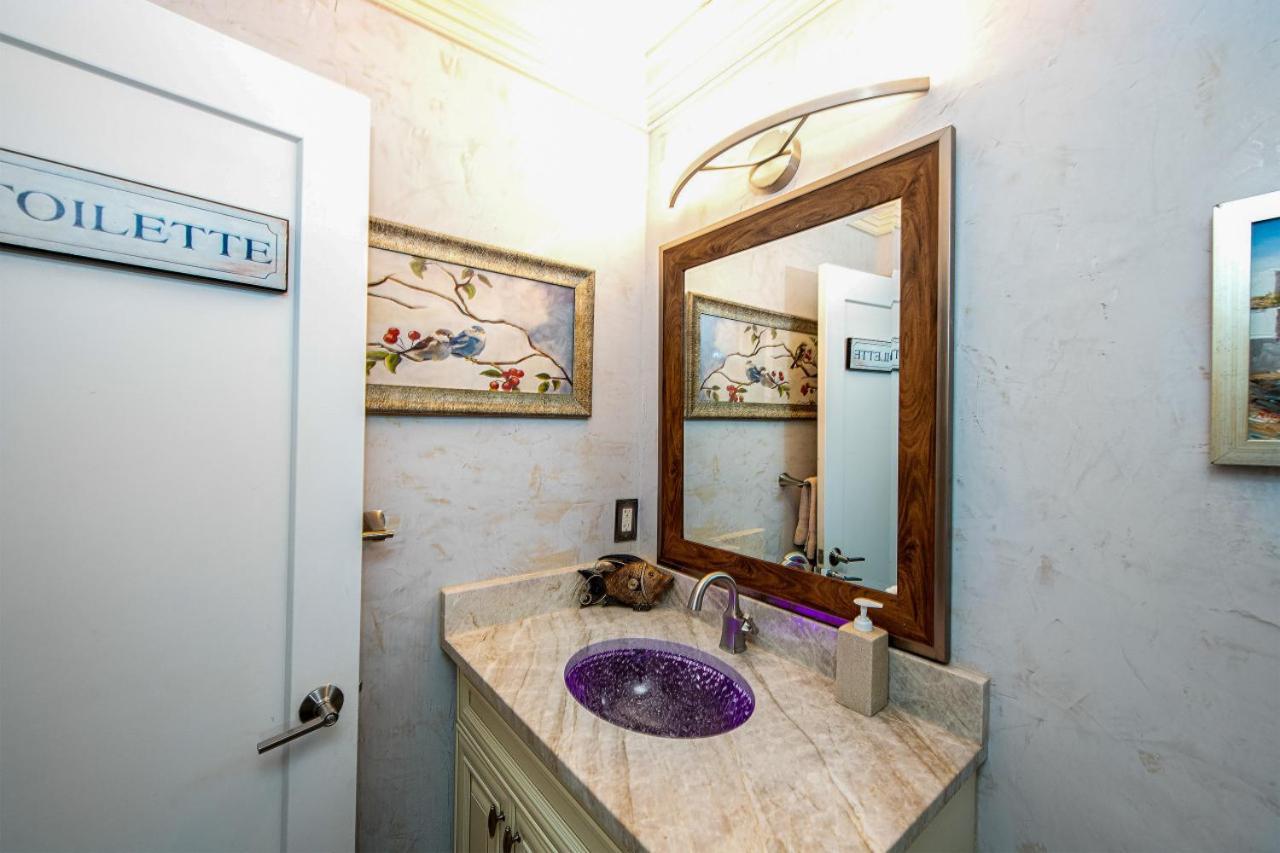 Holiday home 3br Escape Pool Hot Tub Theater *