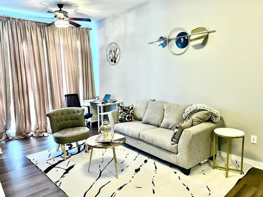 Apartment Beautiful Uptown Adventure *