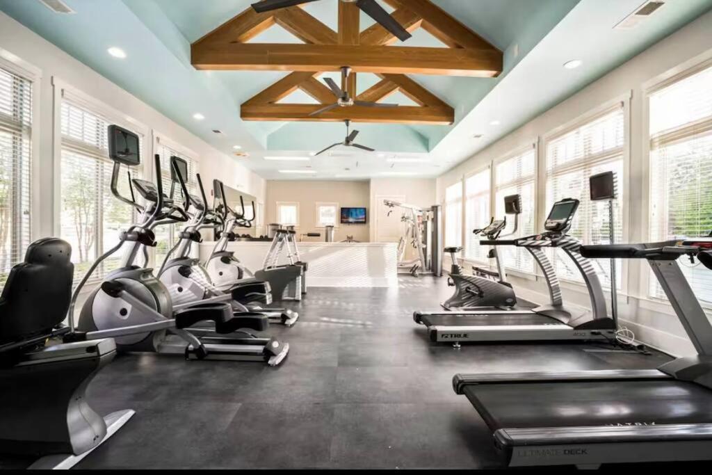 Spacious & Peaceful 1br Wifi, Netflix Apartment Charlotte