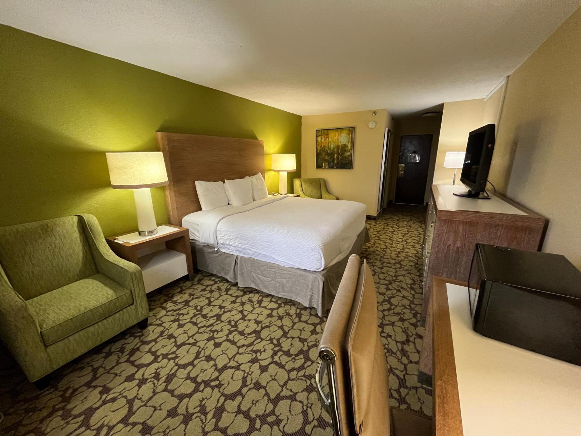 Ramada Plaza By Wyndham South End Airport Charlotte