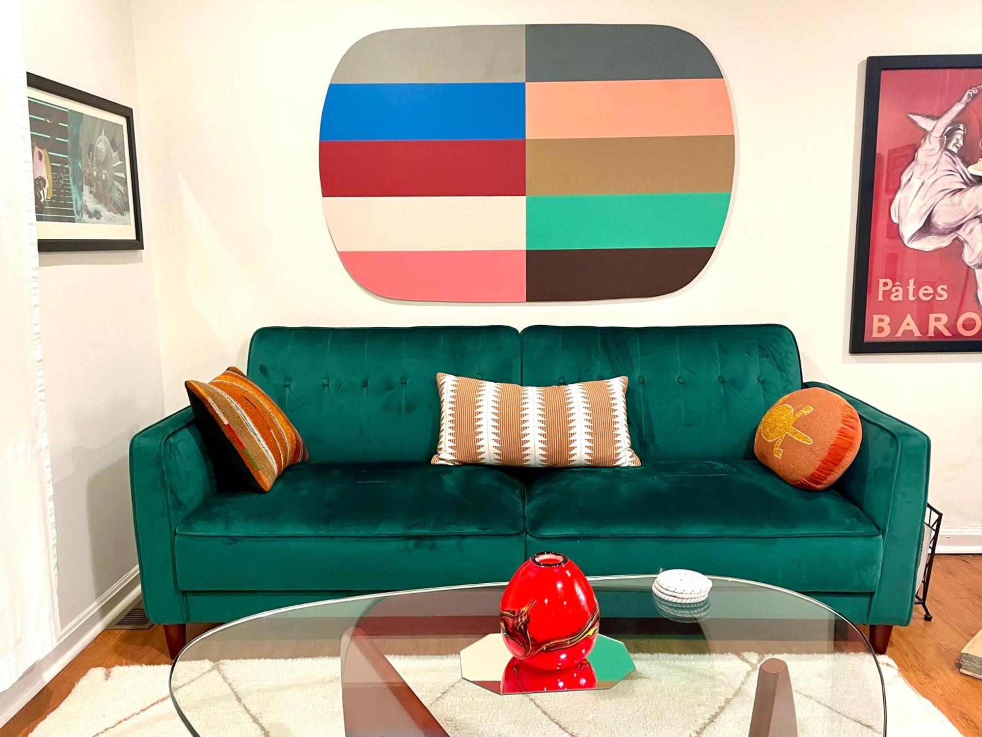 Trendy Bohemian Bungalow, Close To Uptown, Plaza & Noda