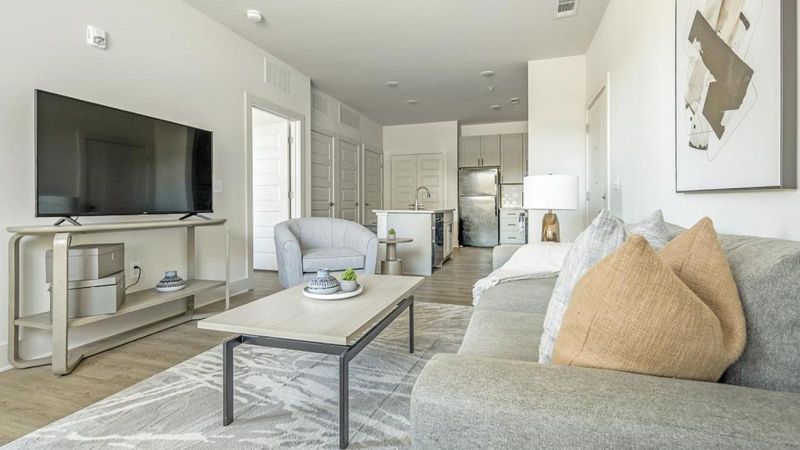 Landing At The Henry - 1 Bedroom In Northwest Apartment