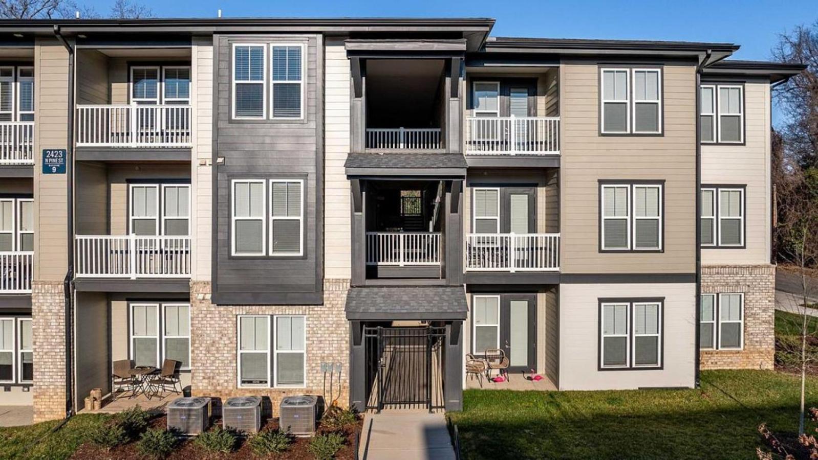 Landing At The Henry - 1 Bedroom In Northwest Apartment *
