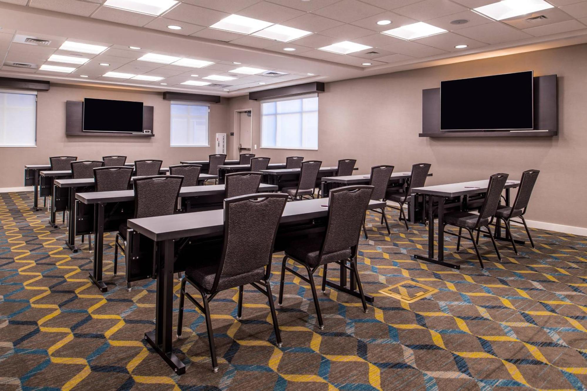 By Marriott Charlotte Steele Creek 3* Pine Harbor