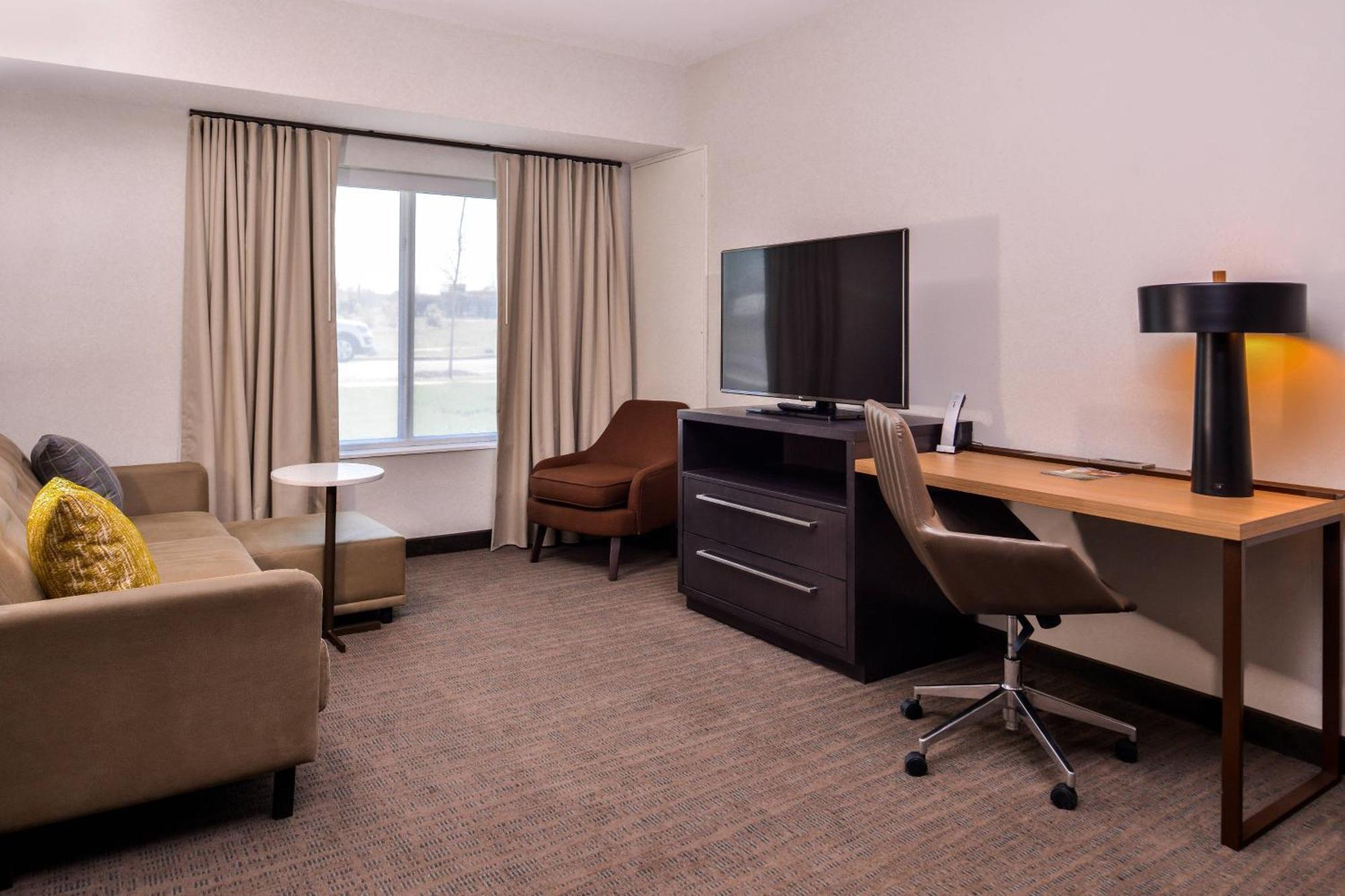By Marriott Charlotte Steele Creek Hotel