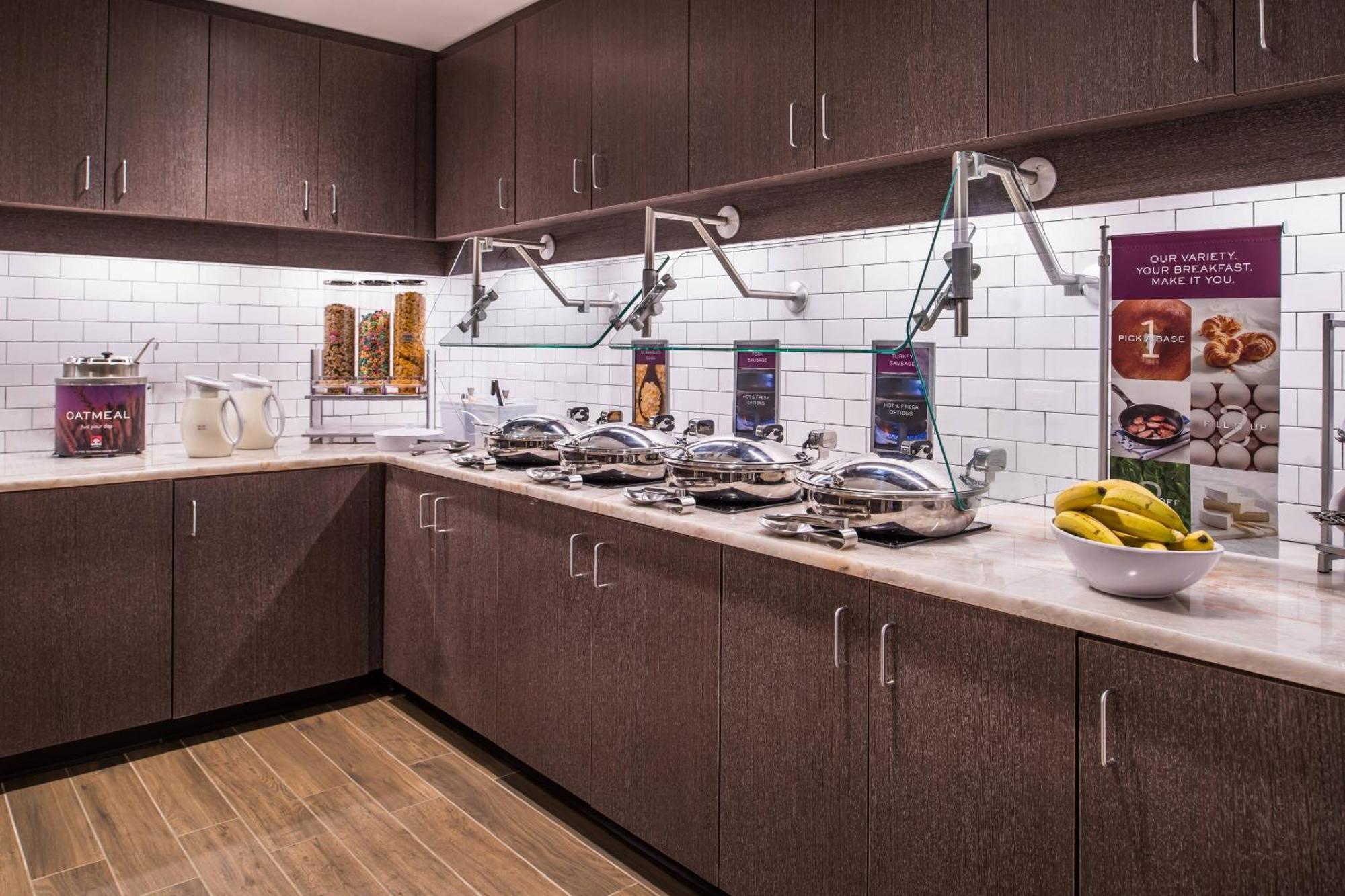 Hotel By Marriott Charlotte Steele Creek 3*