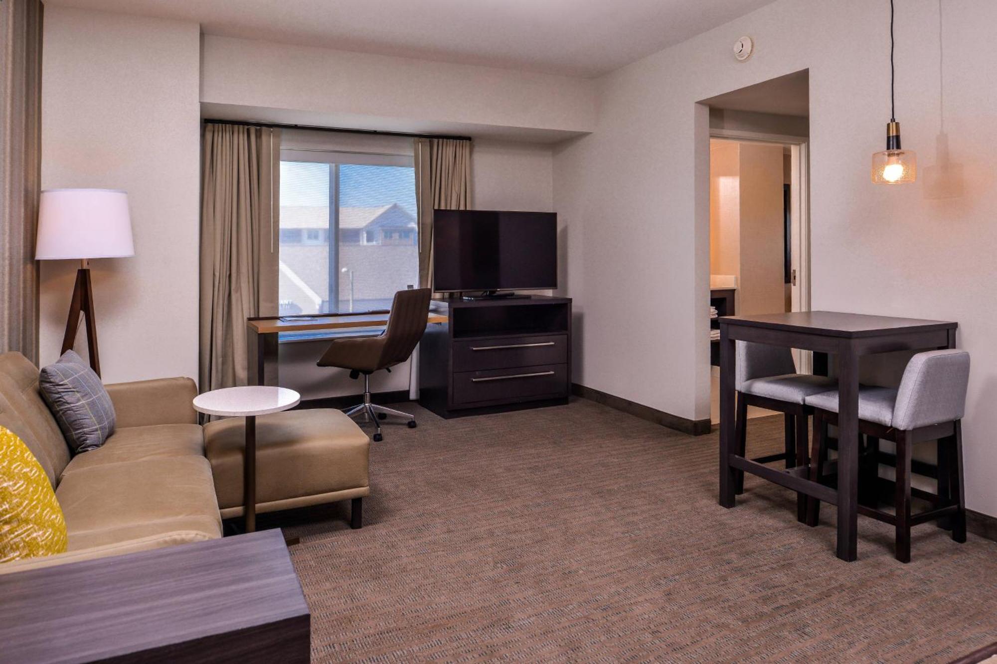 By Marriott Charlotte Steele Creek 3* Pine Harbor