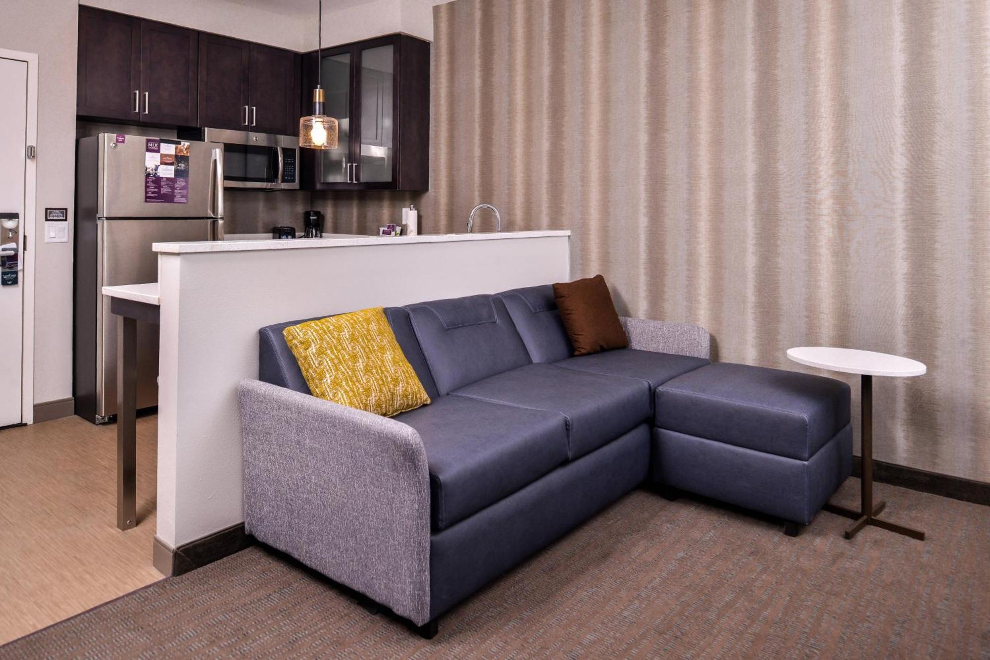 Hotel By Marriott Charlotte Steele Creek 3*