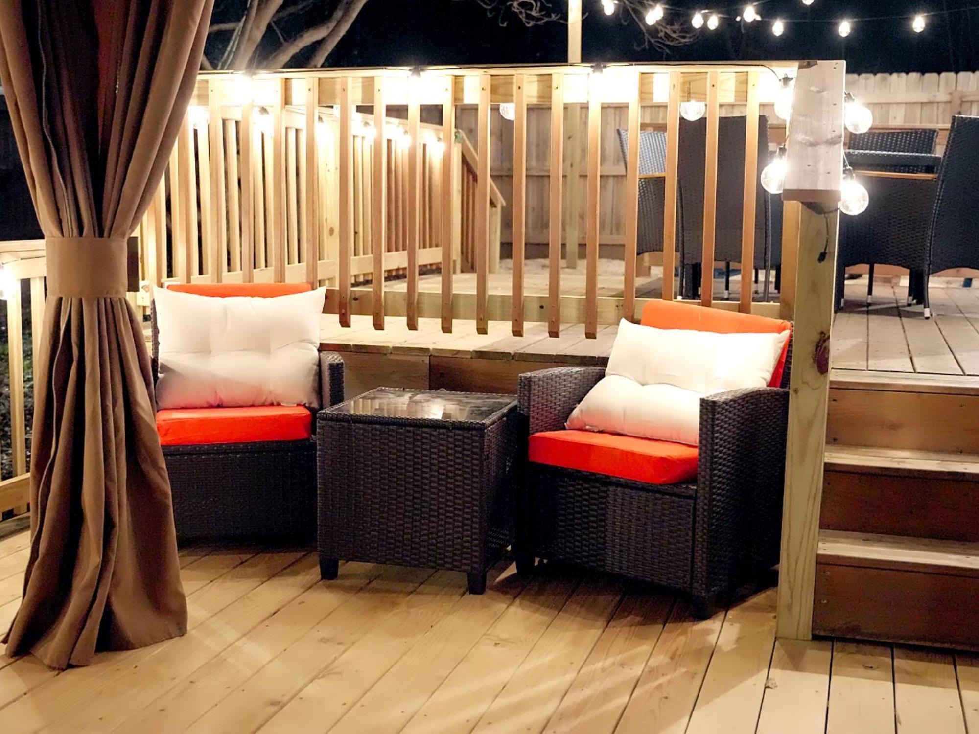 Venetian Beds, Outdoor Barrel Sauna, Hot Tub, Cold Plunge Apartment *