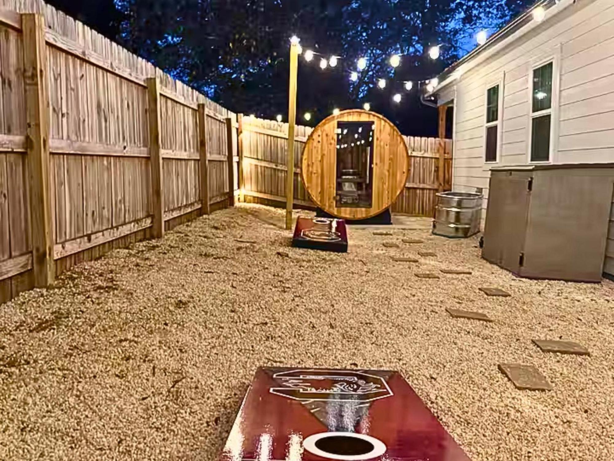 Venetian Beds, Outdoor Barrel Sauna, Hot Tub, Cold Plunge