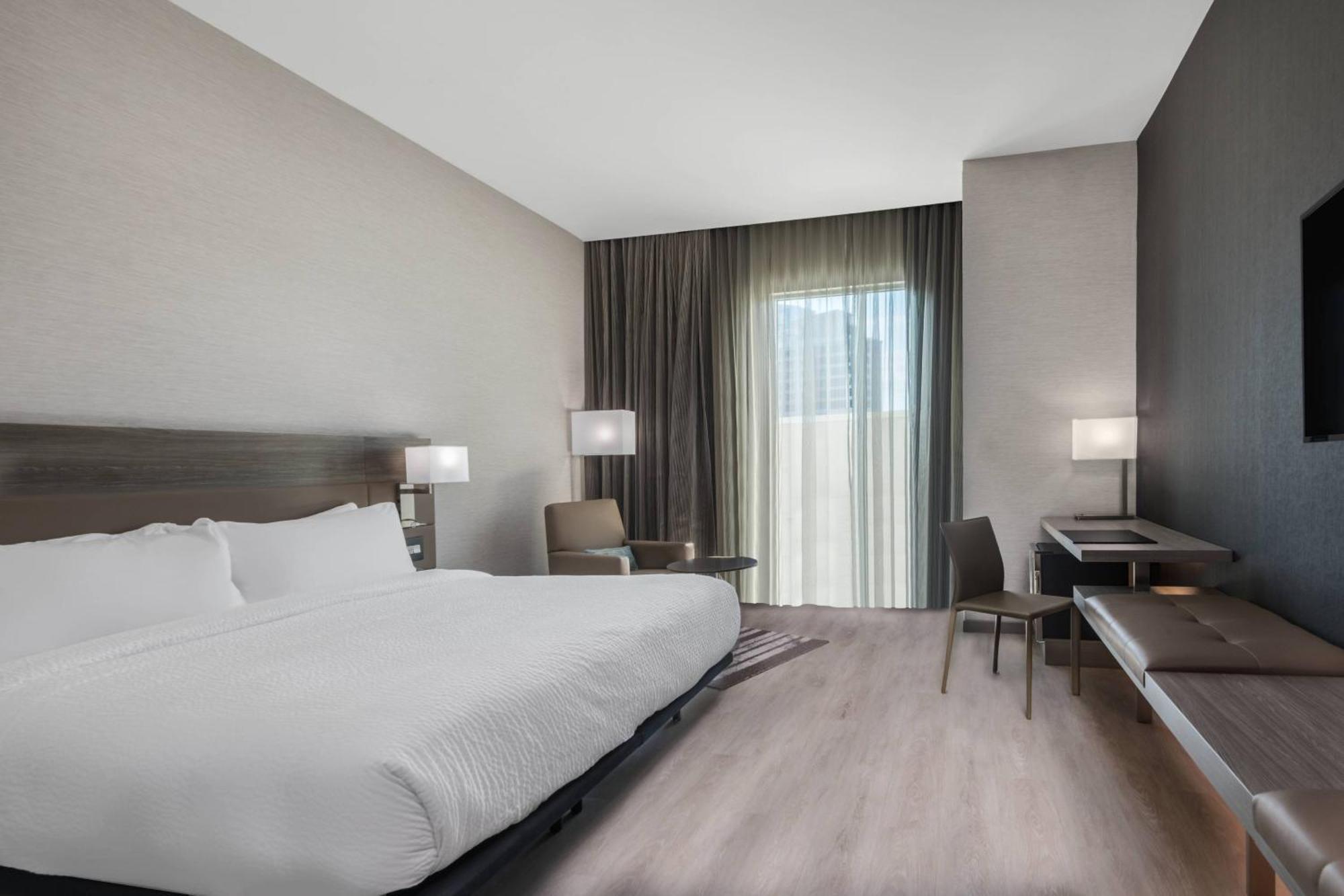 Hotel Ac By Marriott Center Charlotte