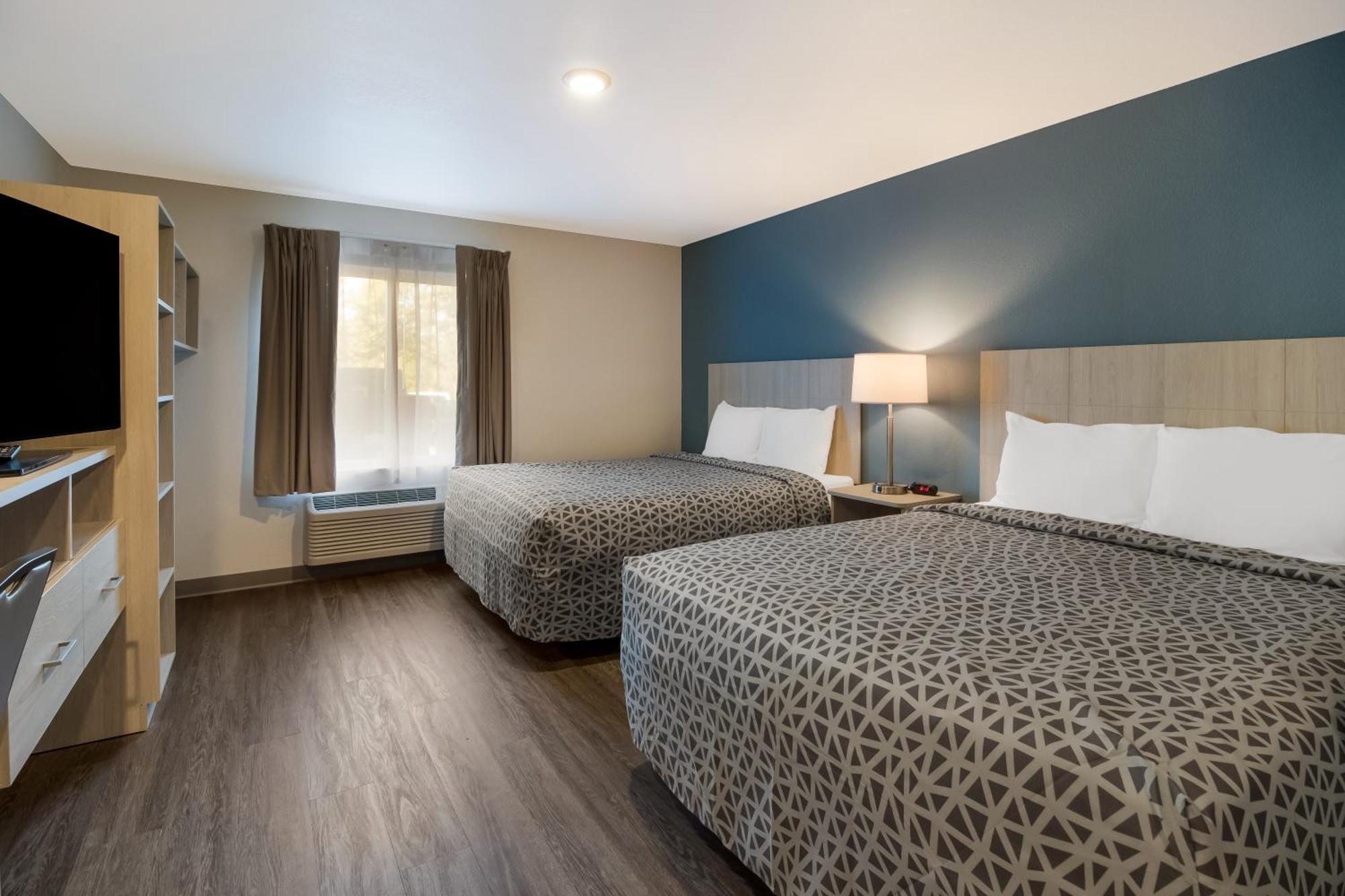 Hotel Woodspring Airport 3*
