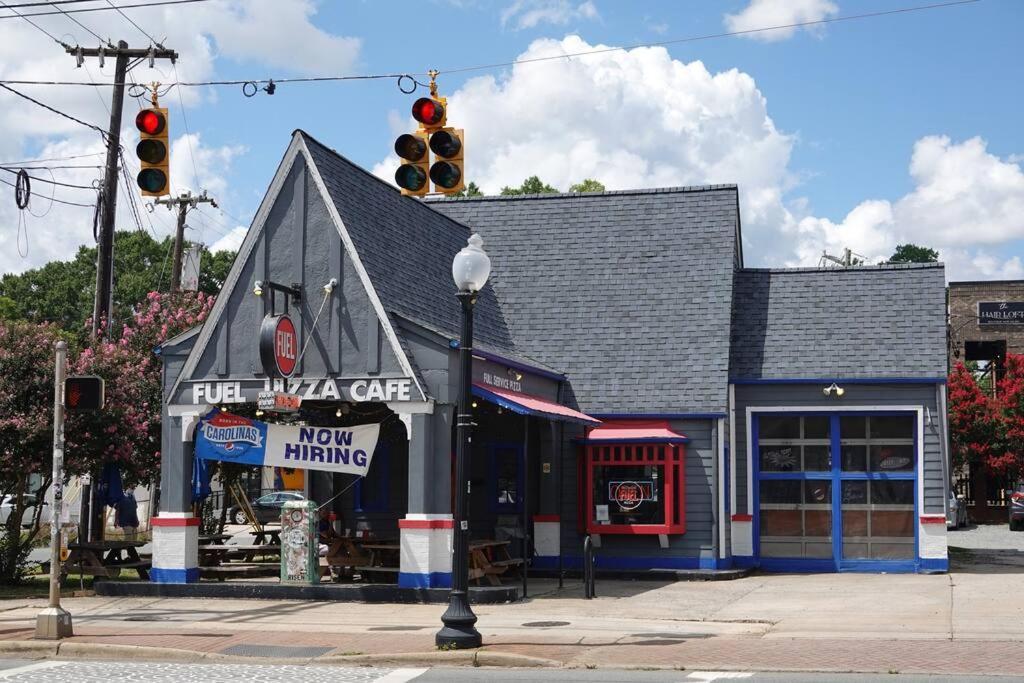 Apartment Convenient - King Bed - Heart Of Plaza *