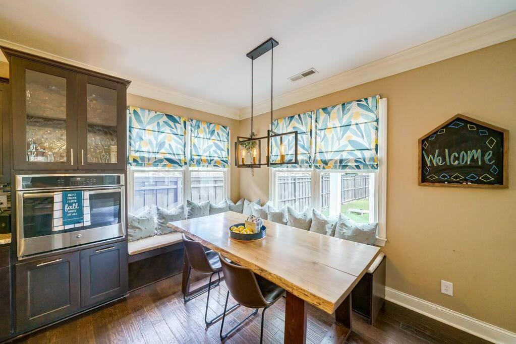 South End Pool Firepit Arcade Holiday home Charlotte