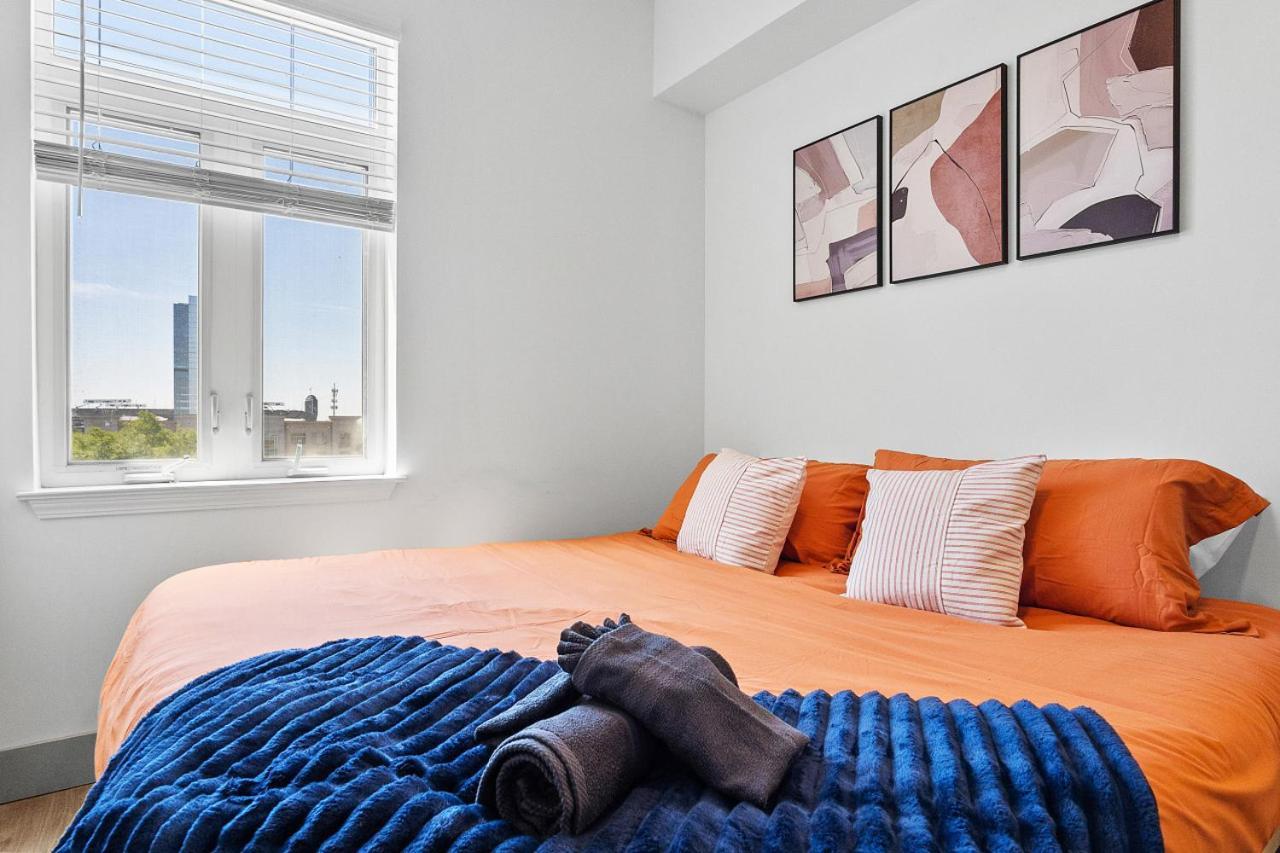 Midnight Marvel - Amazing Views, Free Parking Apartment Charlotte
