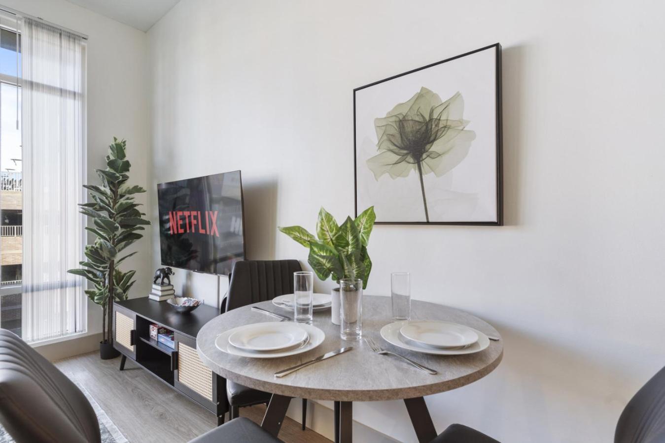 Uptown Luxury - Floor King Suite, Free Parking Charlotte