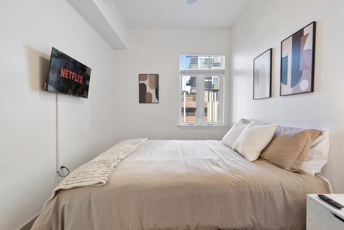 Uptown Luxury - Floor King Suite, Free Parking Apartment *