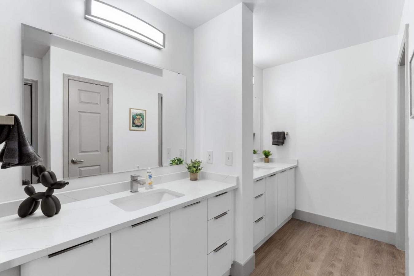 Uptown Luxury - Floor King Suite, Free Parking * Charlotte
